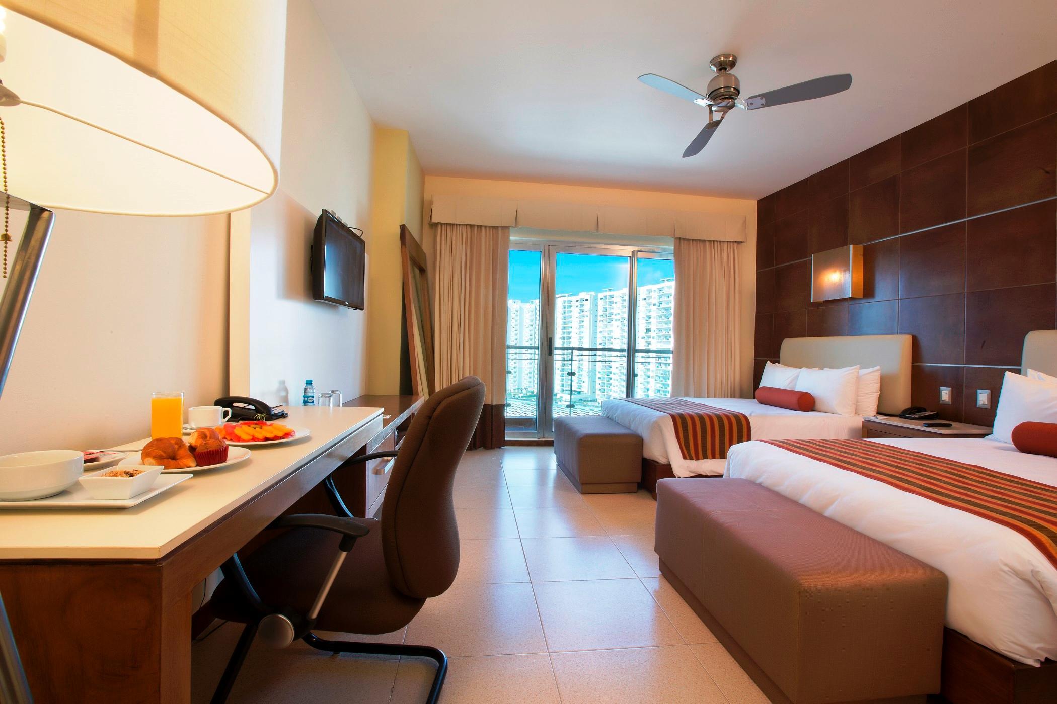 Krystal Urban Cancun & Beach Club Exterior photo