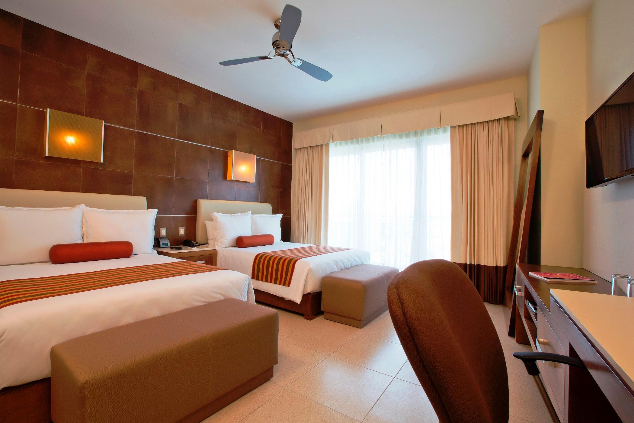 Krystal Urban Cancun & Beach Club Exterior photo