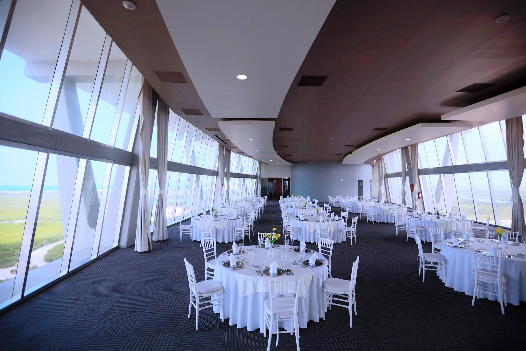 Krystal Urban Cancun & Beach Club Exterior photo