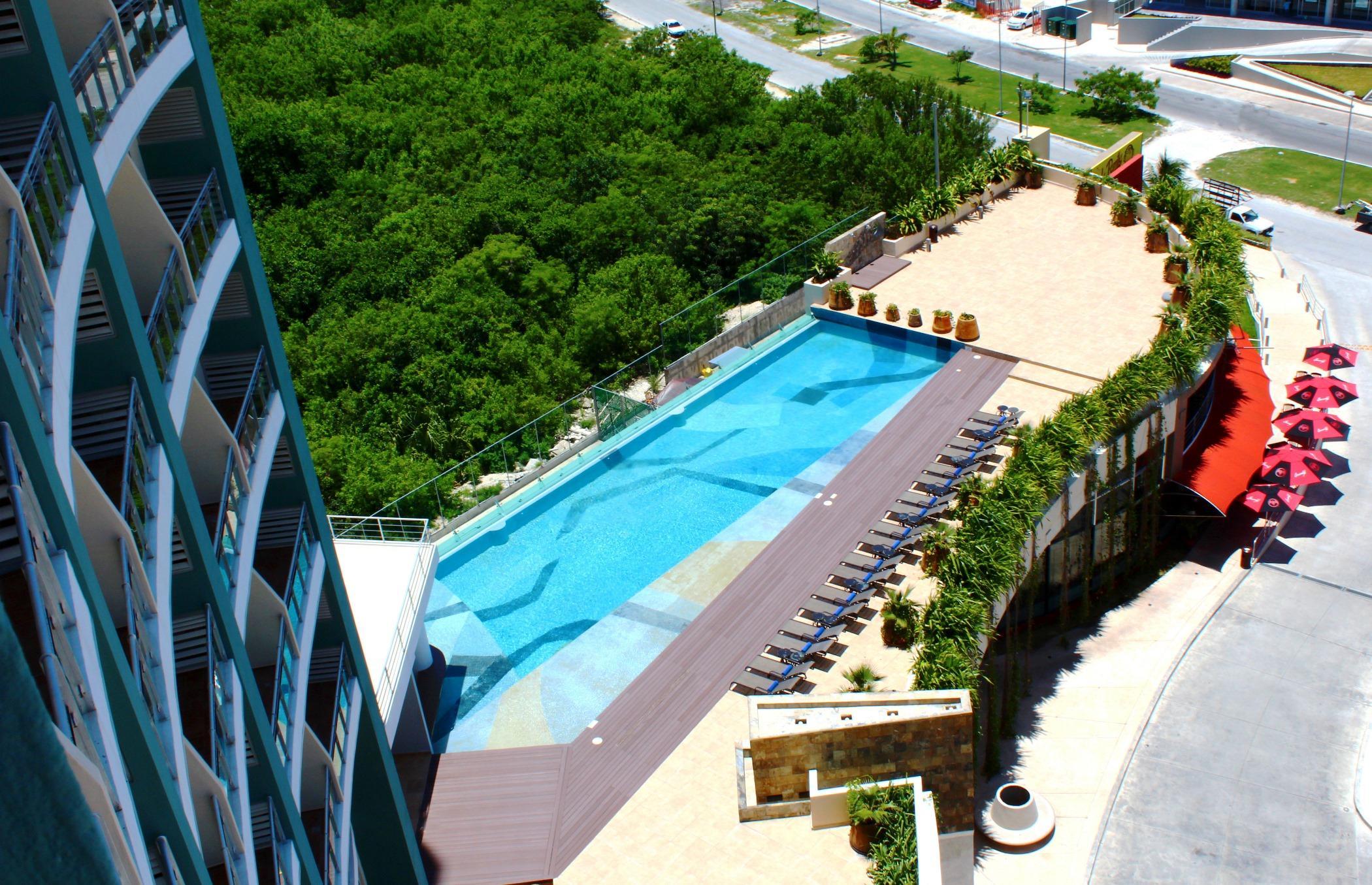 Krystal Urban Cancun & Beach Club Exterior photo