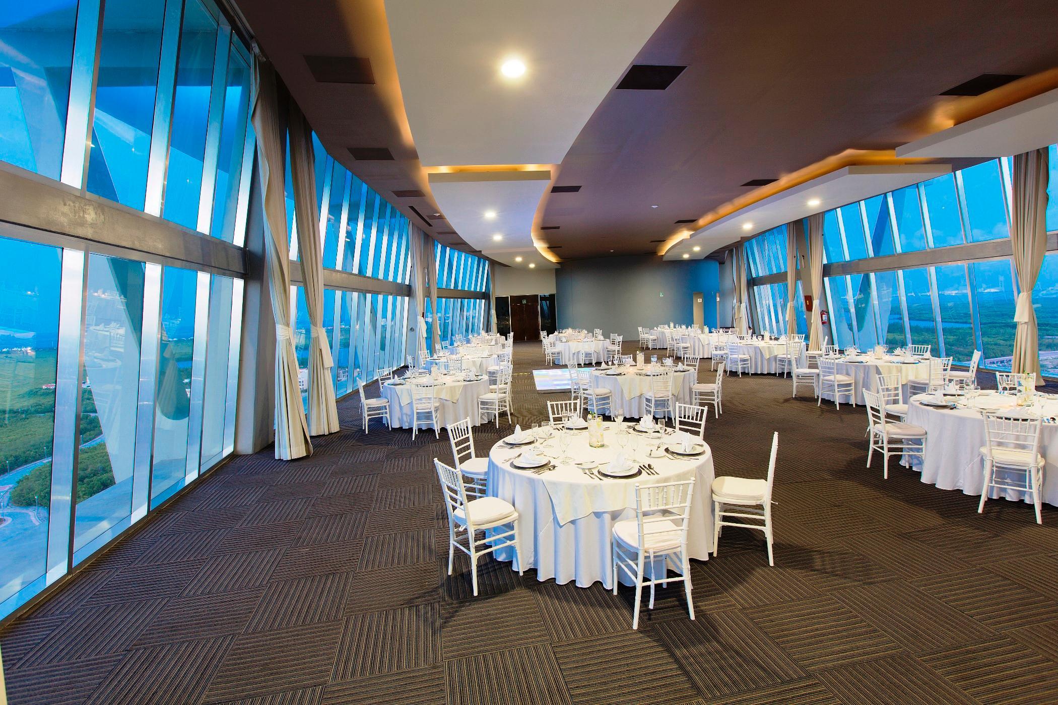 Krystal Urban Cancun & Beach Club Exterior photo