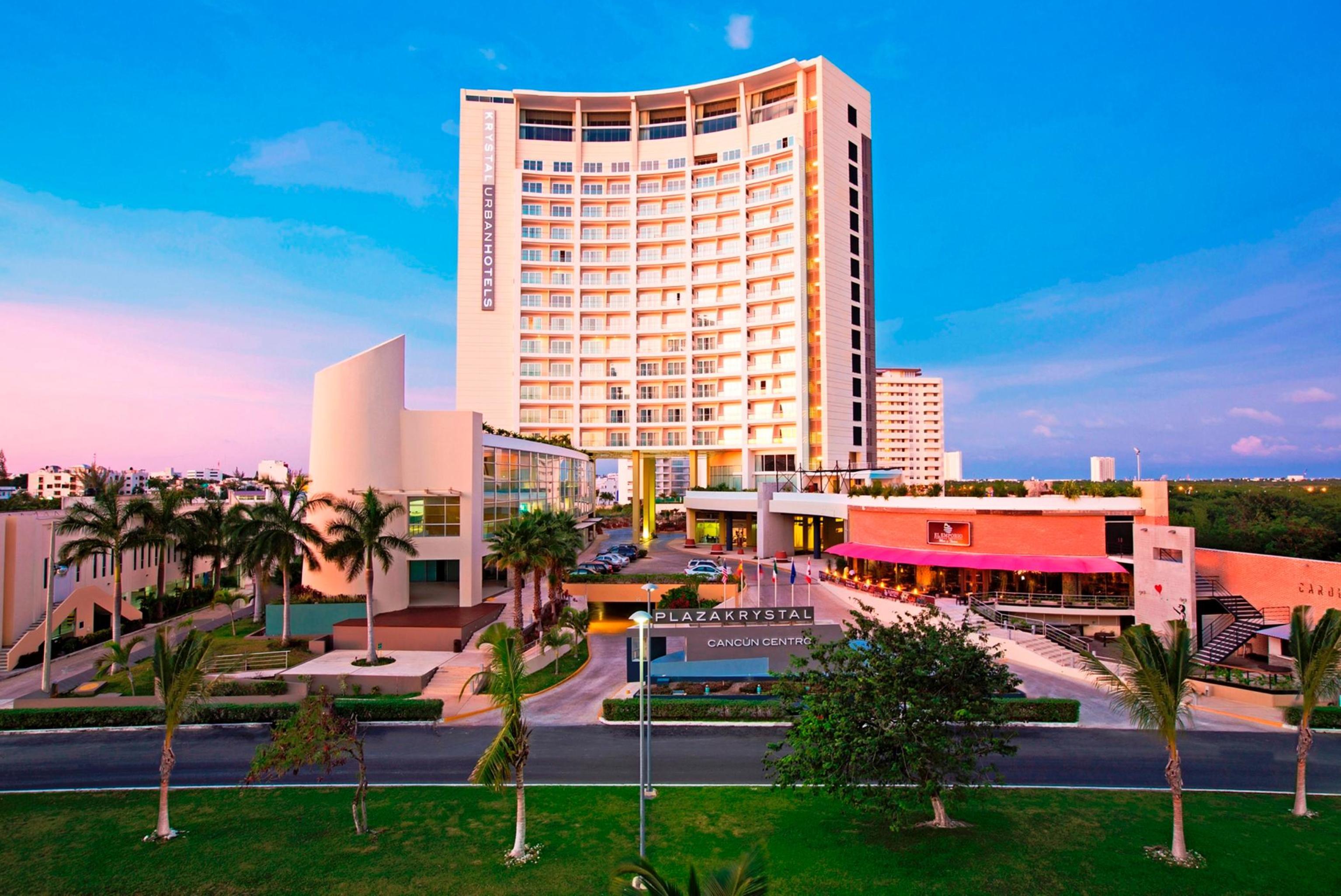 Krystal Urban Cancun & Beach Club Exterior photo