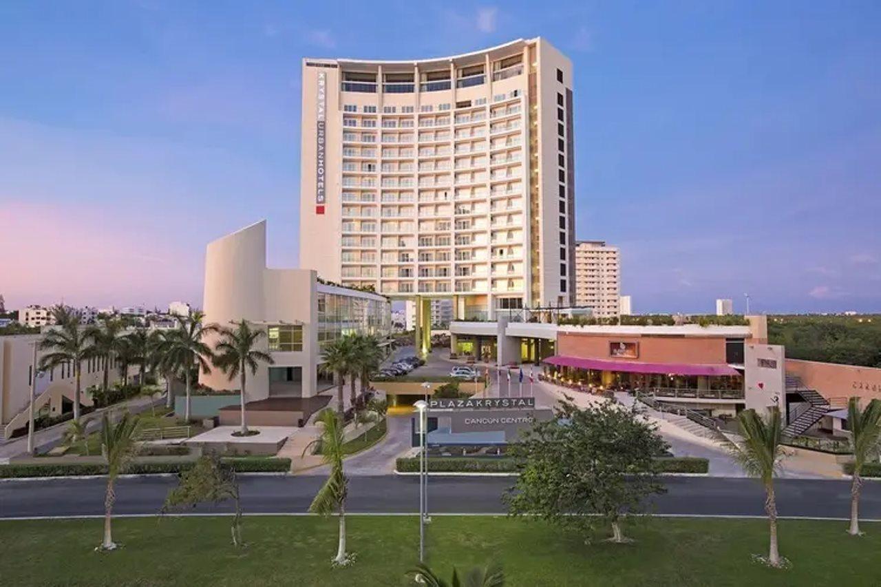 Krystal Urban Cancun & Beach Club Exterior photo