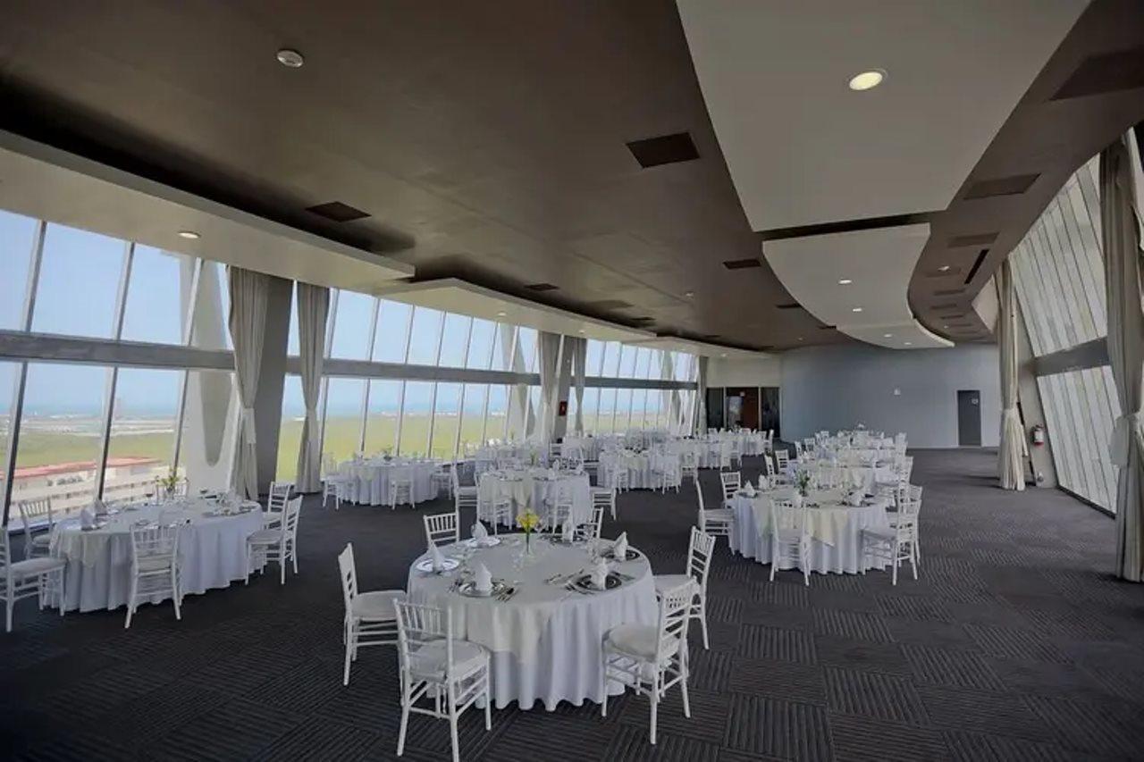 Krystal Urban Cancun & Beach Club Exterior photo