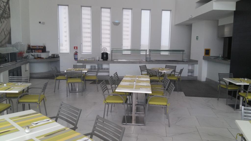 Krystal Urban Cancun & Beach Club Exterior photo