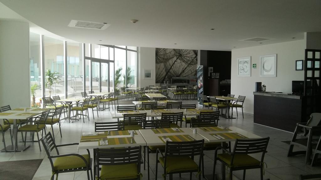 Krystal Urban Cancun & Beach Club Exterior photo